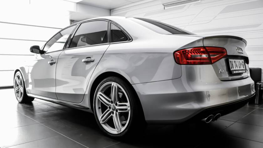 Audi gris